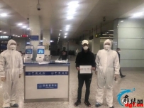 国外疫情到底有严重，竟逼得潜逃多年的罪犯都要回国自首了~